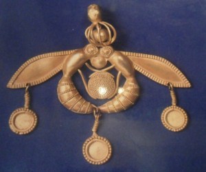 pendentif aux abeilles